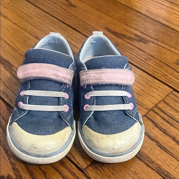 See Kai Run Girl’s Denim Sneakers with Pink Accents - Picture 3 of 17